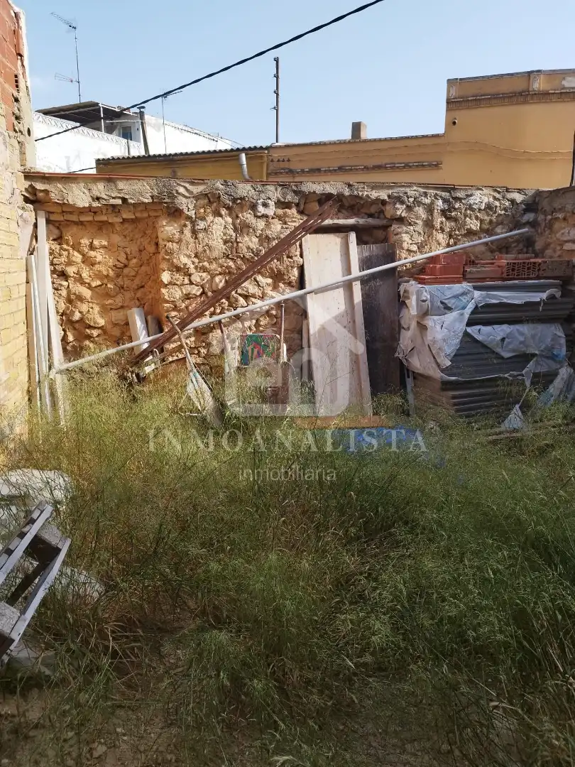 Houses for sale in Requena  with Private garden