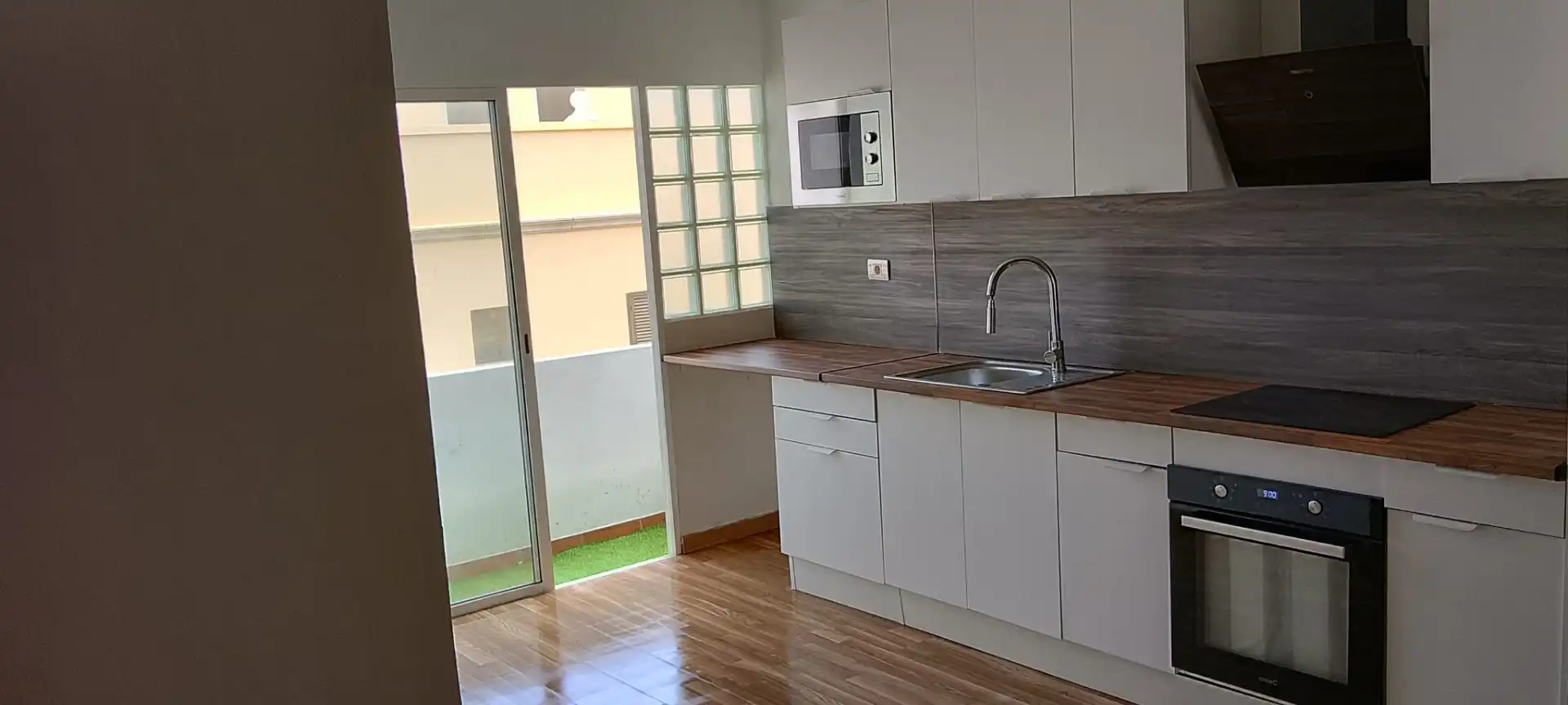 Cocina de Piso en venta en Arico con Horno, Microondas y Balcón