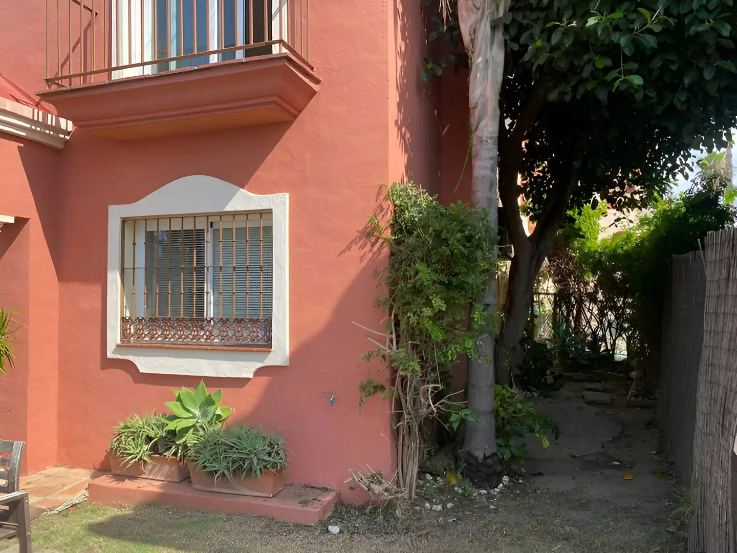 Vista exterior de Casa o chalet en venta en Estepona con Aire acondicionado, Terraza y Piscina