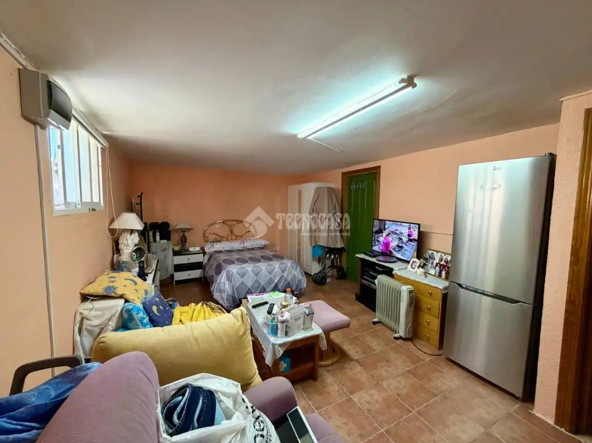 Casa adosada en venta en Villanueva de la Torre con Jardín privado, Terraza y Balcón