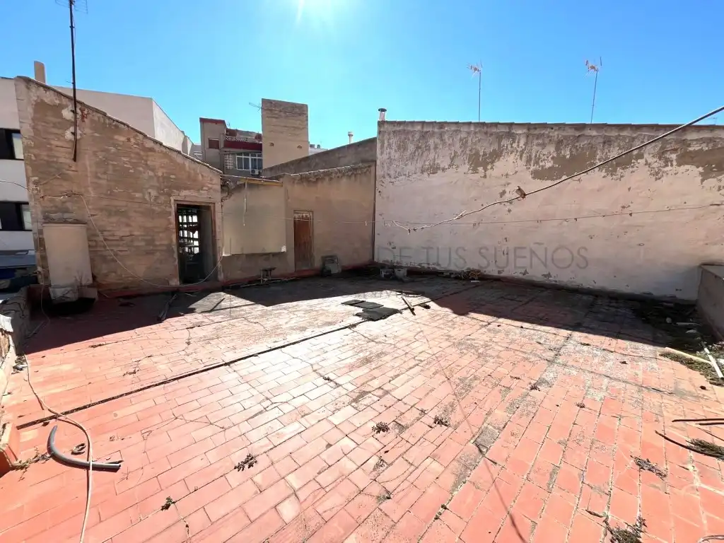 Casa en venda a Calle Elda
