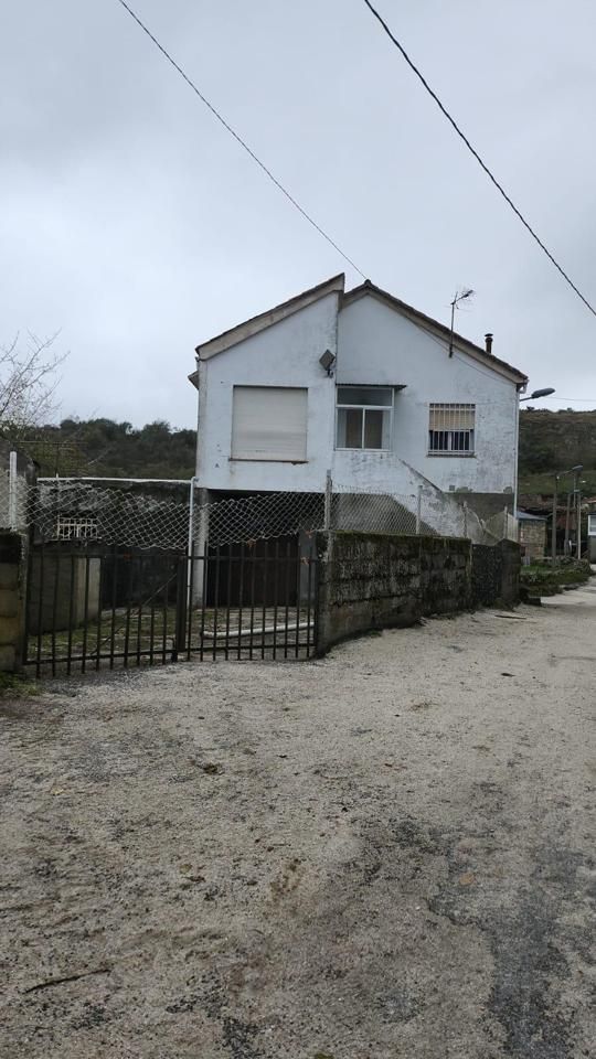 Vista exterior de Casa o xalet en venda en Chandrexa de Queixa amb Jardí privat i Terrassa
