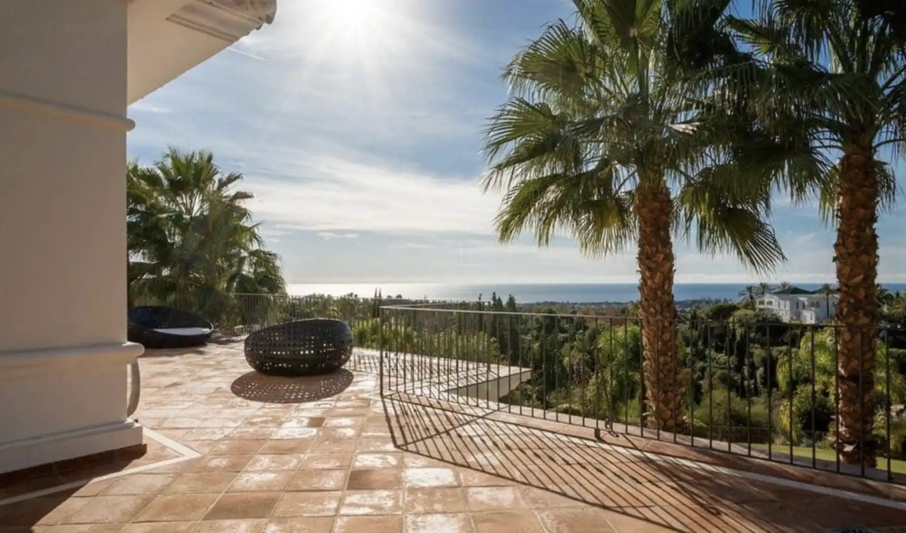 Terraza de Casa o chalet de alquiler en Marbella con Aire acondicionado, Jardín privado y Piscina