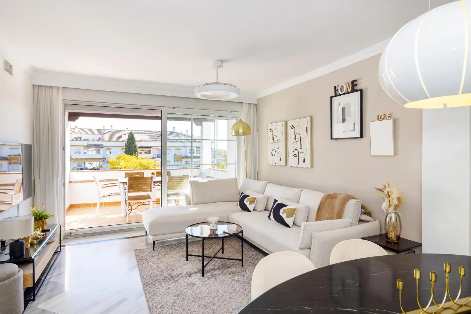 Sala d'estar de Àtic en venda en Marbella amb Aire condicionat, Calefacció i Terrassa