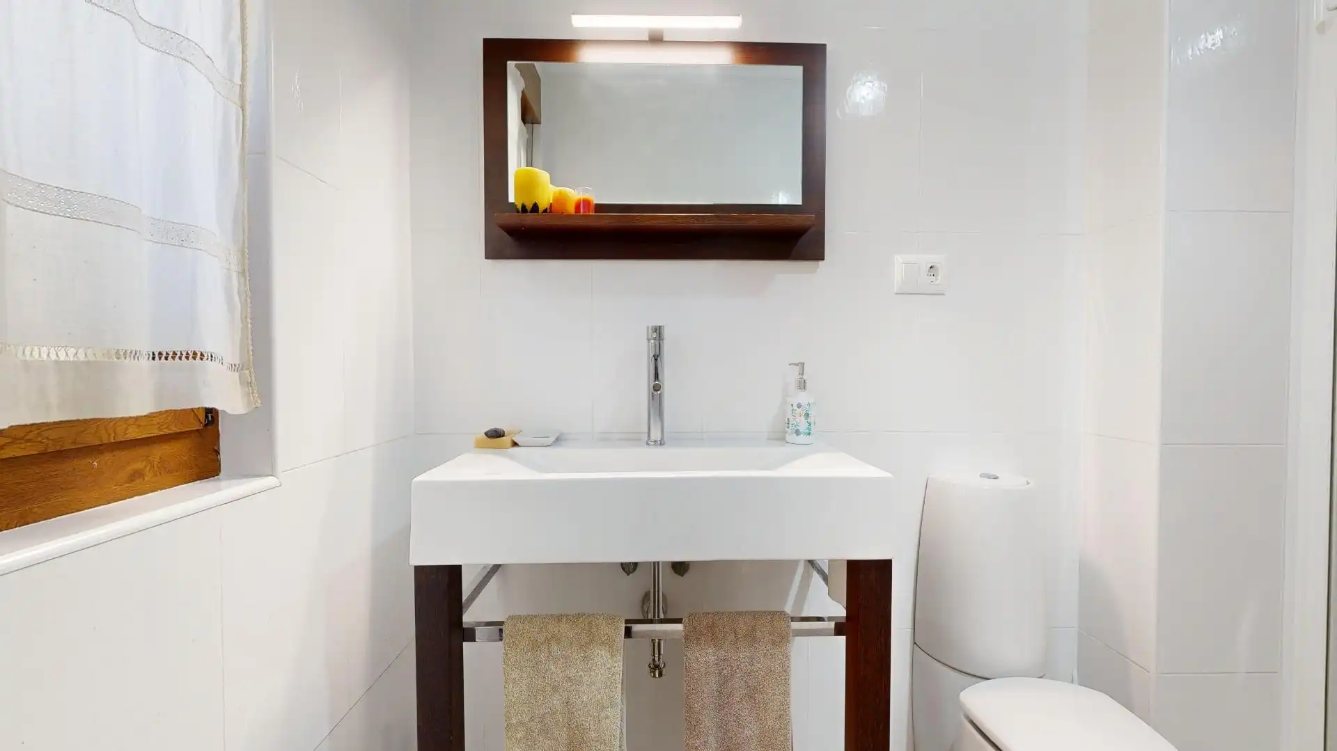 Bathroom of Houses for sale in Saro  with Heating, Private garden and Balcony