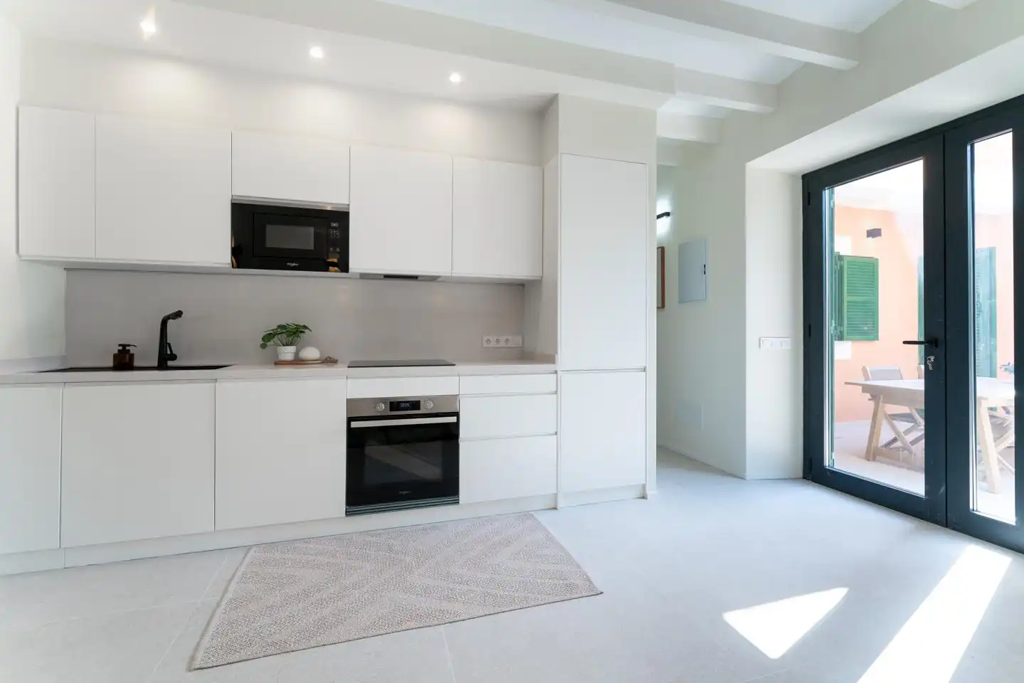 Cuina de Casa o xalet en venda en  Palma de Mallorca amb Aire condicionat, Jardí privat i Terrassa