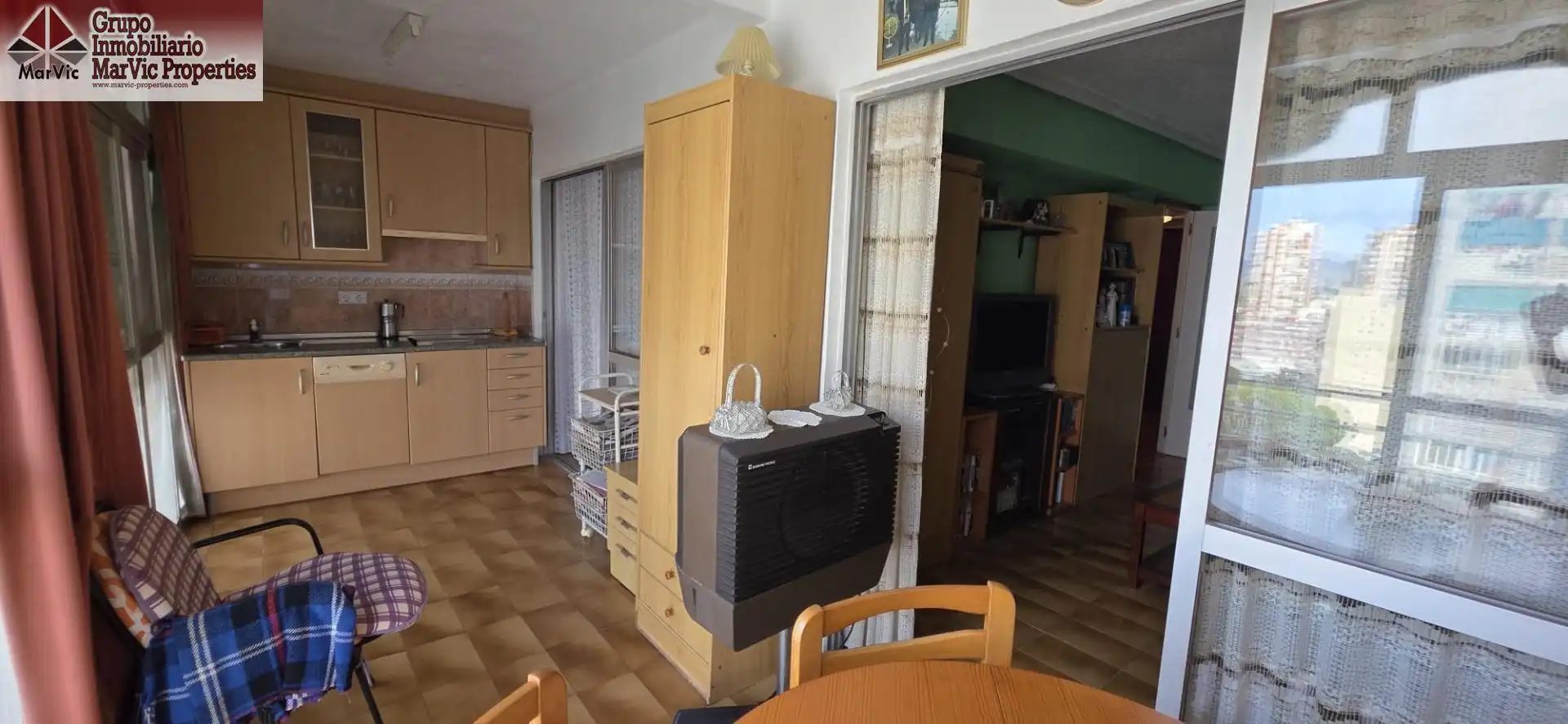 Cocina de Apartamento en venta en Benidorm con Aire acondicionado, Jardín privado y Amueblado