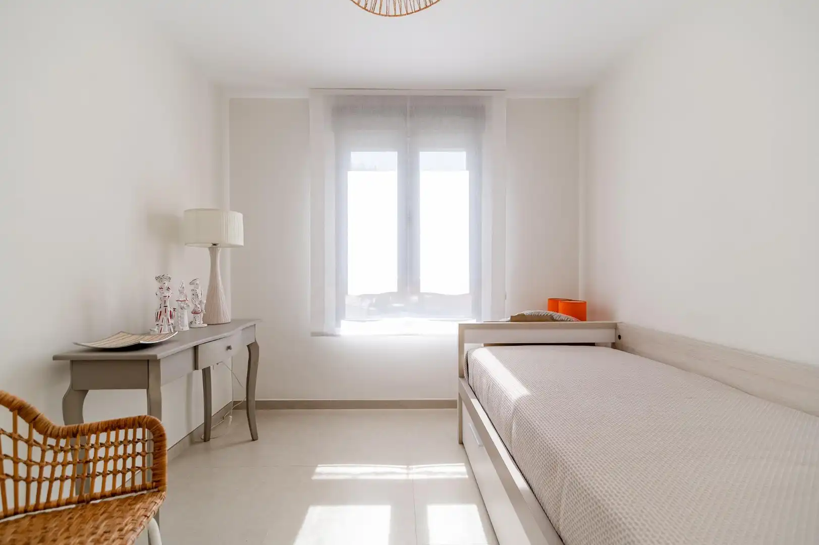 Schlafzimmer von Wohnungen zum Verkauf in Benicasim / Benicàssim mit Klimaanlage, Heizung und Privatgarten