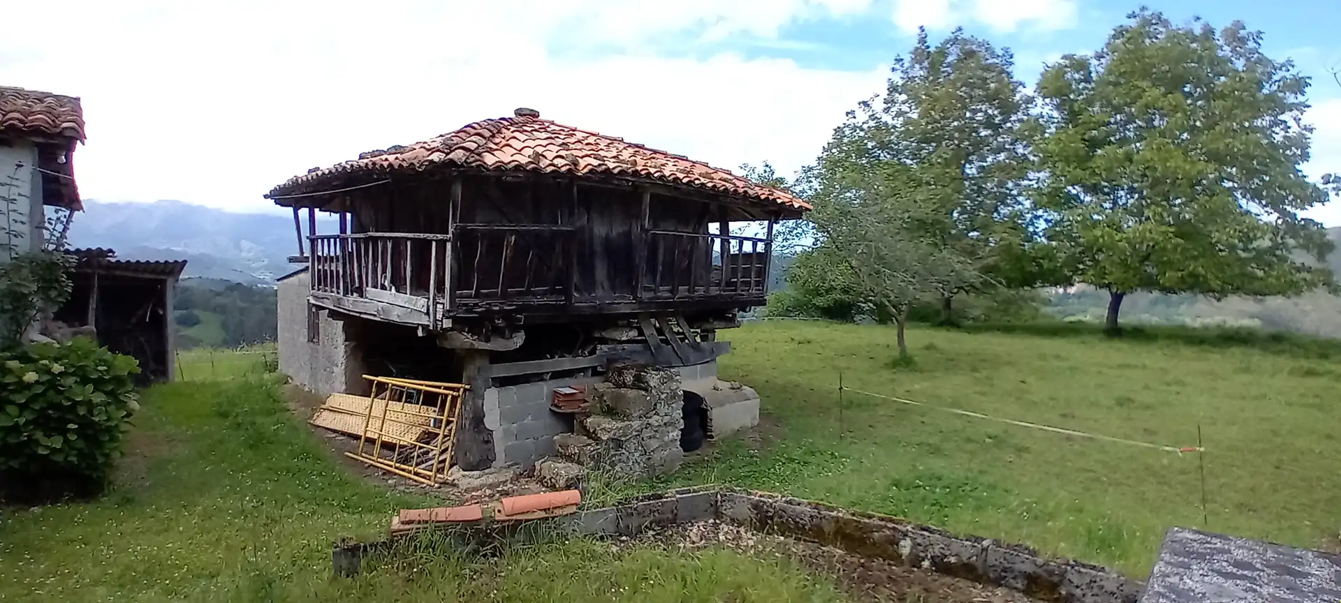 Exterior view of Houses for sale in Parres  with Private garden and Furnished
