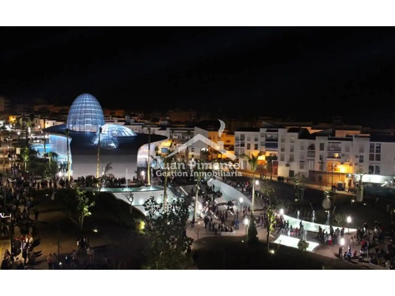 Vista exterior de Apartament en venda en Estepona amb Aire condicionat, Moblat i Balcó
