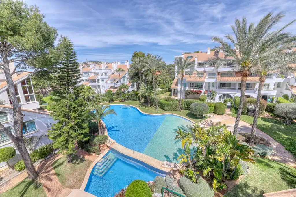 Außenansicht von Maisonette zum Verkauf in Calvià mit Terrasse, Abstellraum und Gemeinschaftspool