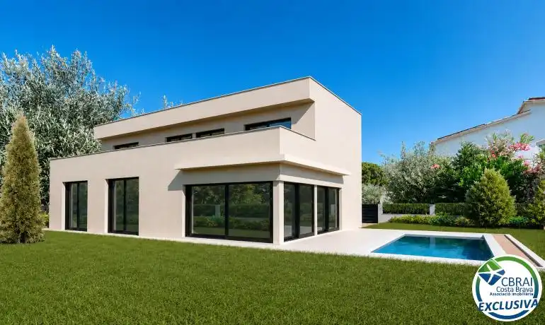 Casa con piscina en venta en Carrer HUELVA 10 10, imagen 2