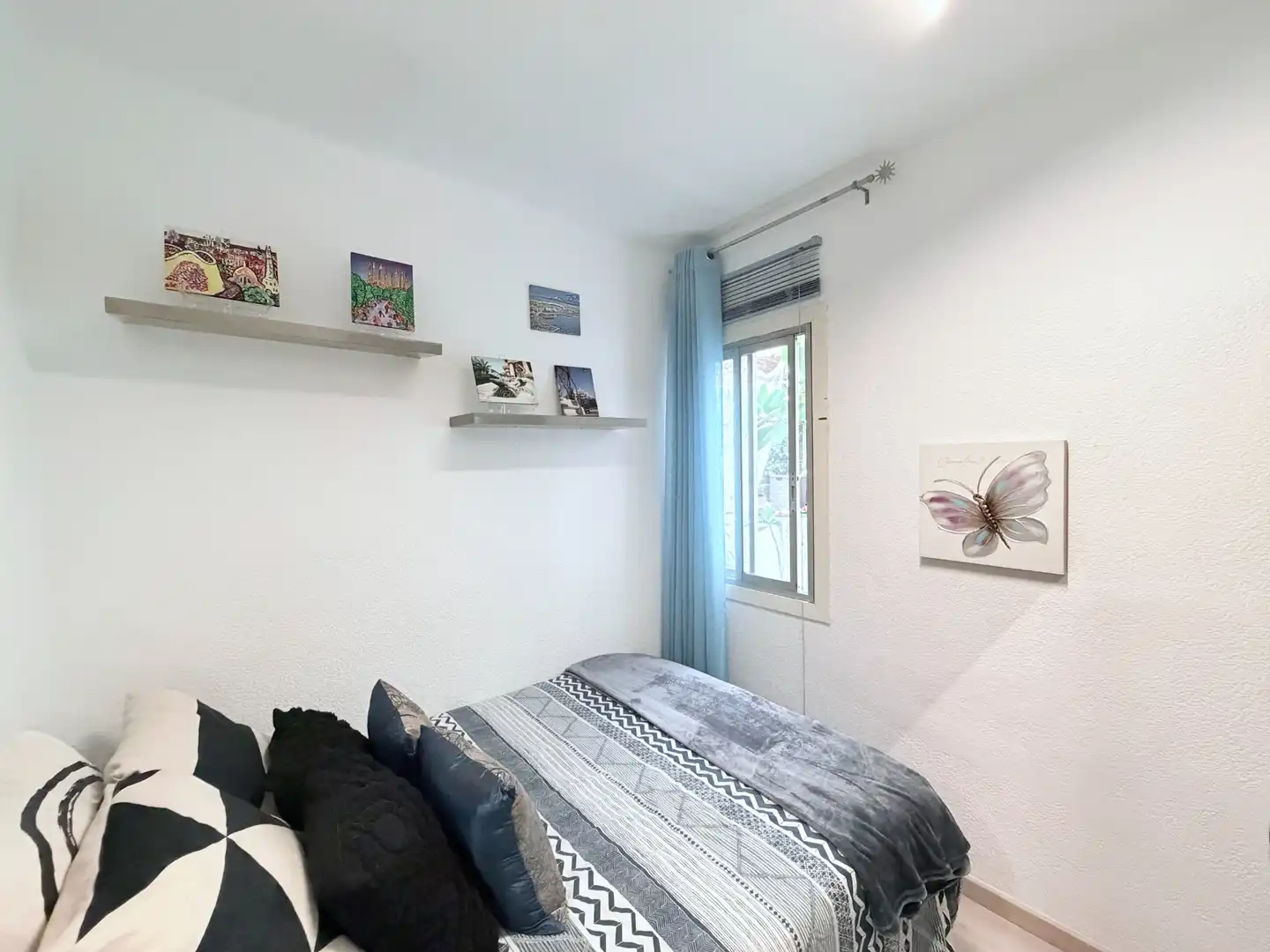 Schlafzimmer von Wohnung zum Verkauf in L'Hospitalet de Llobregat mit Parkett, Terrasse und Möbliert
