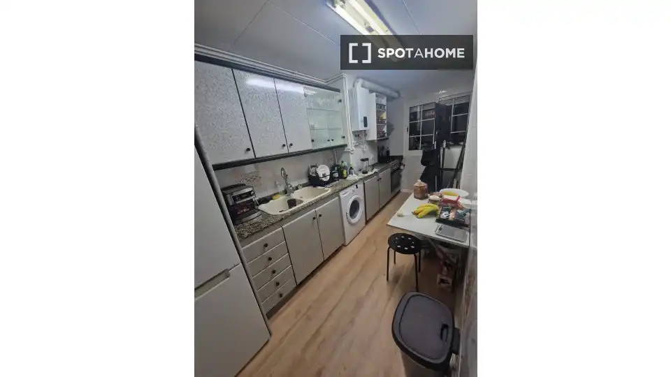 Kitchen of Flat for share in Barcelona  with Air Conditioner, Heating and Furnished