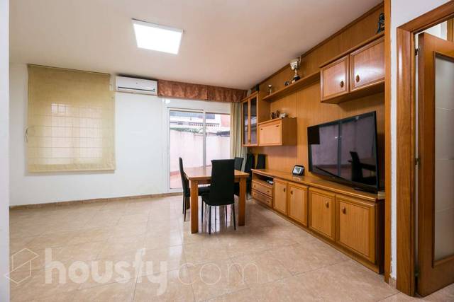 Piso en Venta en CL SANTA AMALIA, . en Horta