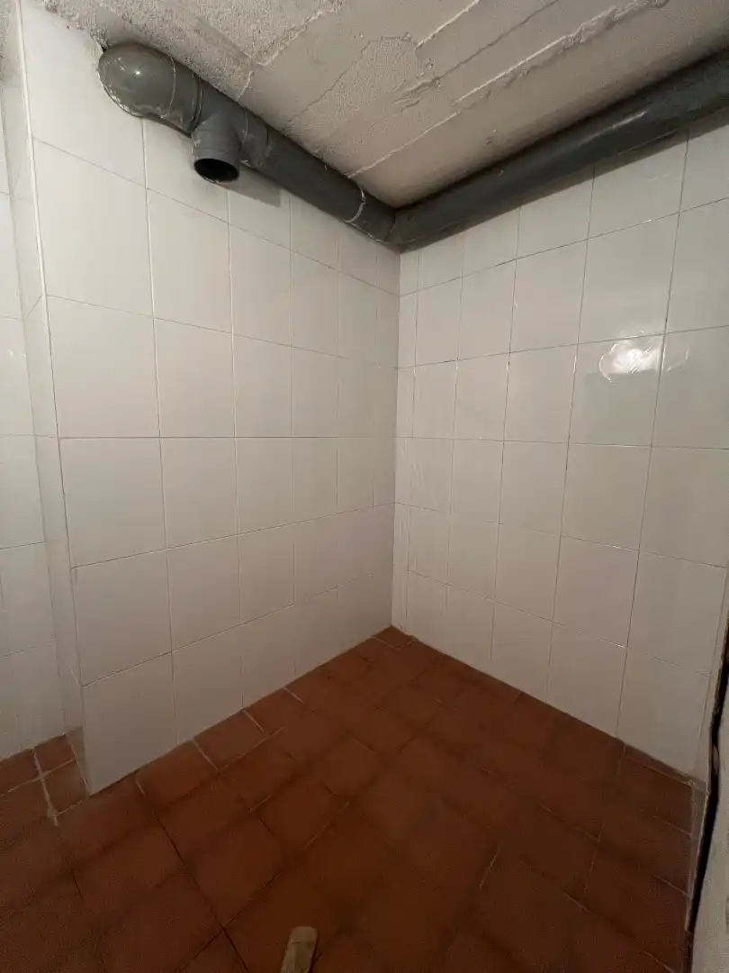 Baño de Garaje en venta en Barcelona con Alarma