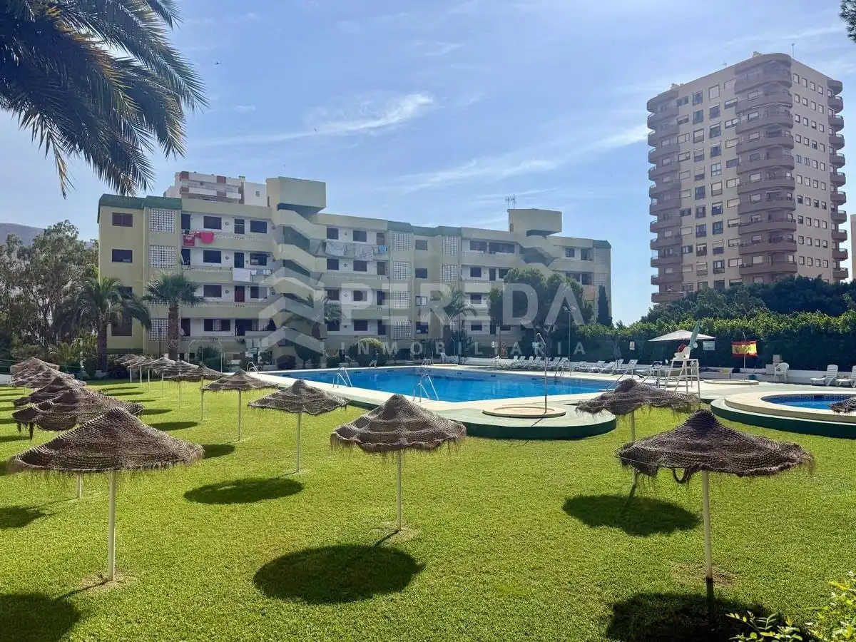 Vista exterior de Apartamento en venta en Roquetas de Mar con Aire acondicionado, Jardín privado y Amueblado