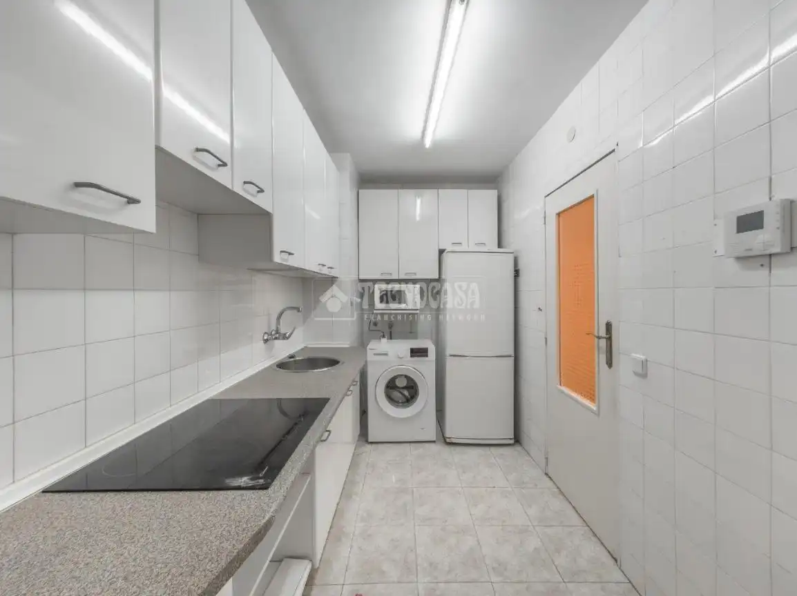 Cocina de Piso en venta en Madrid con Calefacción, Parquet y Terraza