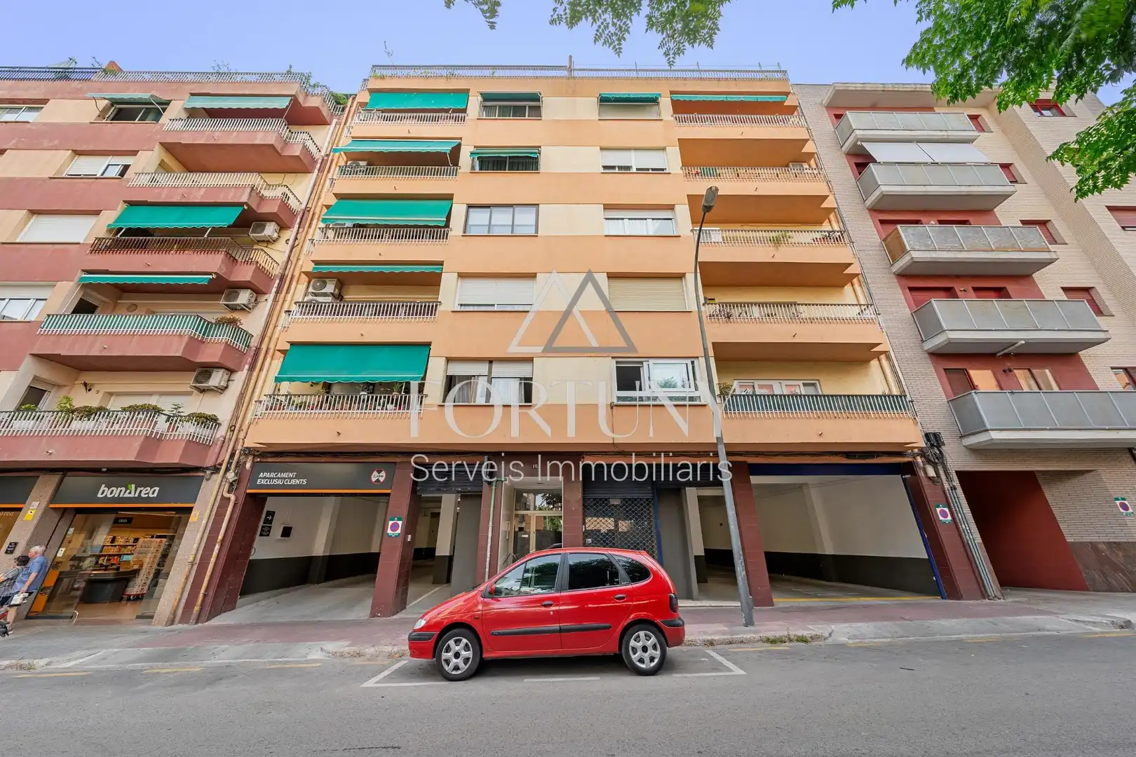 Vista exterior de Pis en venda en Reus amb Aire condicionat i Balcó