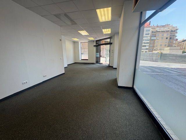 Local comercial en Alquiler en Eixample
