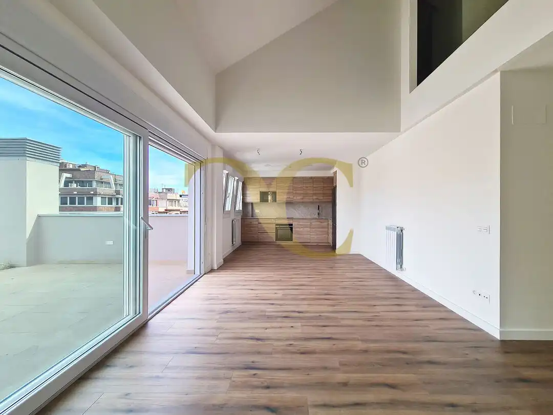 Sala d'estar de Àtic en venda en Gijón  amb Calefacció, Terrassa i Traster
