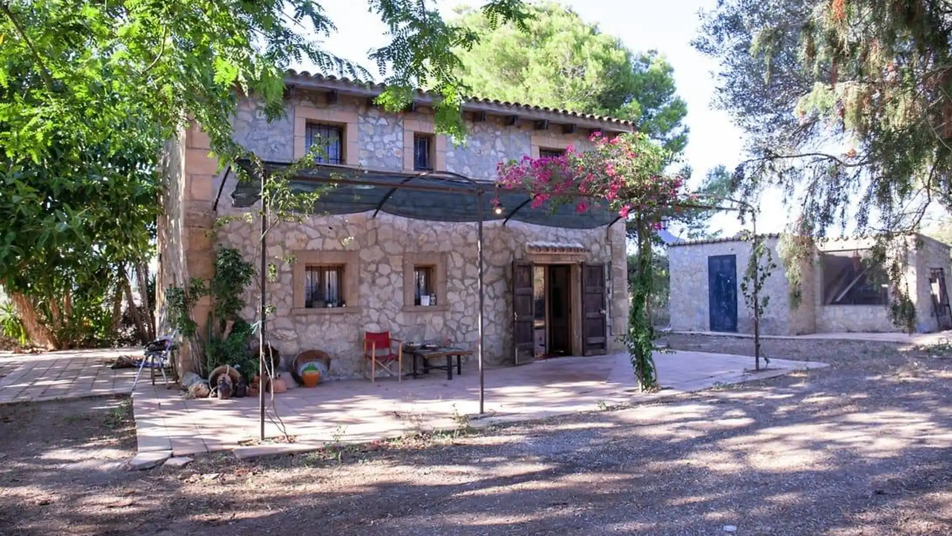 Exterior view of Country homes for sale in Manacor