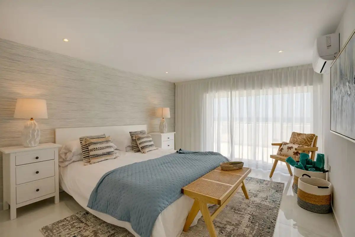 Dormitori de Casa o xalet en venda en Manilva amb Aire condicionat, Jardí privat i Terrassa