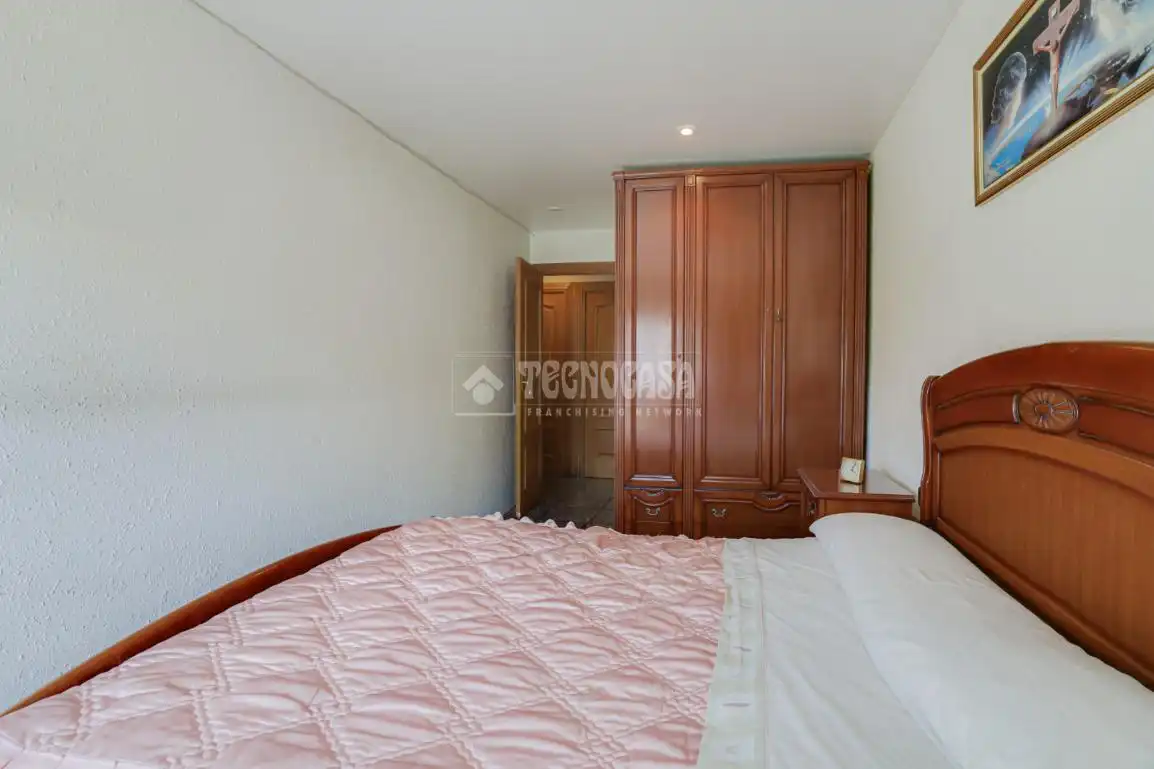 Schlafzimmer von Wohnung zum Verkauf in Terrassa mit Klimaanlage