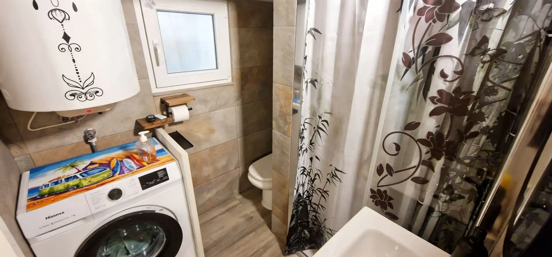 Bathroom of Houses for sale in Madrigal de la Vera  with Furnished