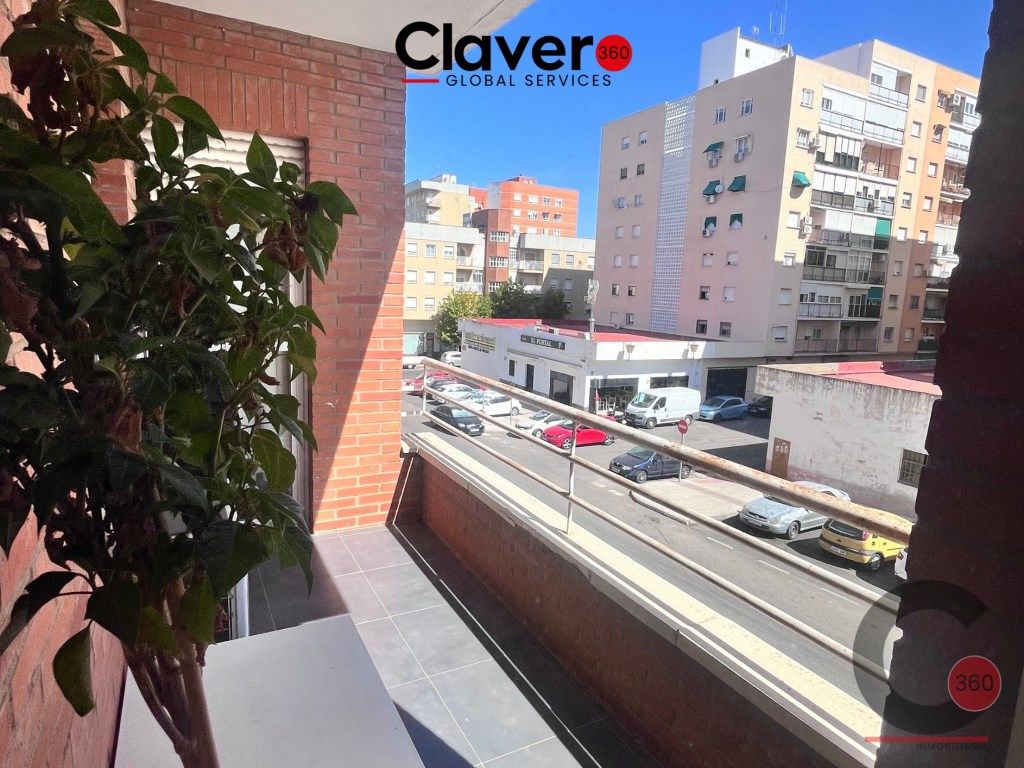 Vista exterior de Pis en venda en Badajoz Capital amb Aire condicionat i Balcó