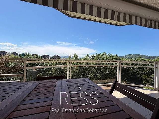 Piso en Venta en Izaburu Kalea, 27 en Miraconcha