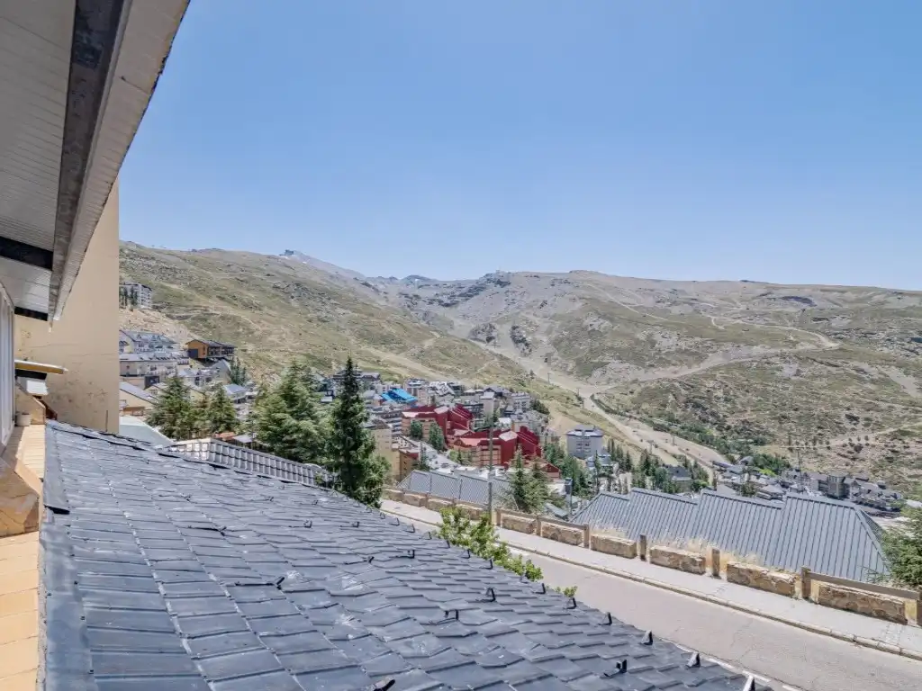 Vista exterior de Apartament en venda en Sierra Nevada amb Terrassa i Moblat