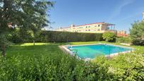 Swimming pool of Flat for sale in  Granada Capital  with Heating, Private garden and Balcony
