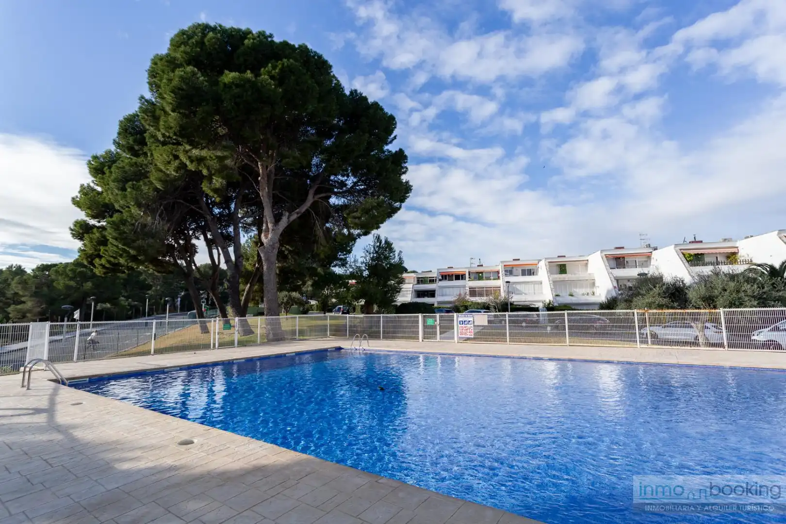 Piscina de Apartament en venda en Salou amb Aire condicionat, Calefacció i Terrassa