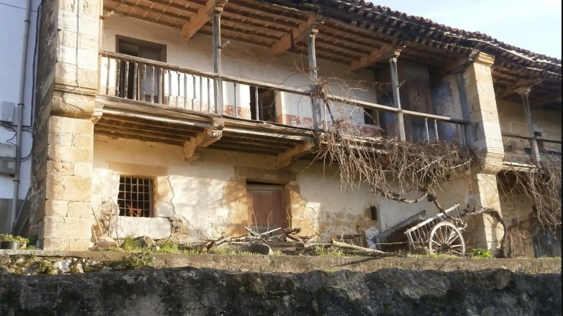 Vista exterior de Casa adosada en venta en Peñamellera Baja