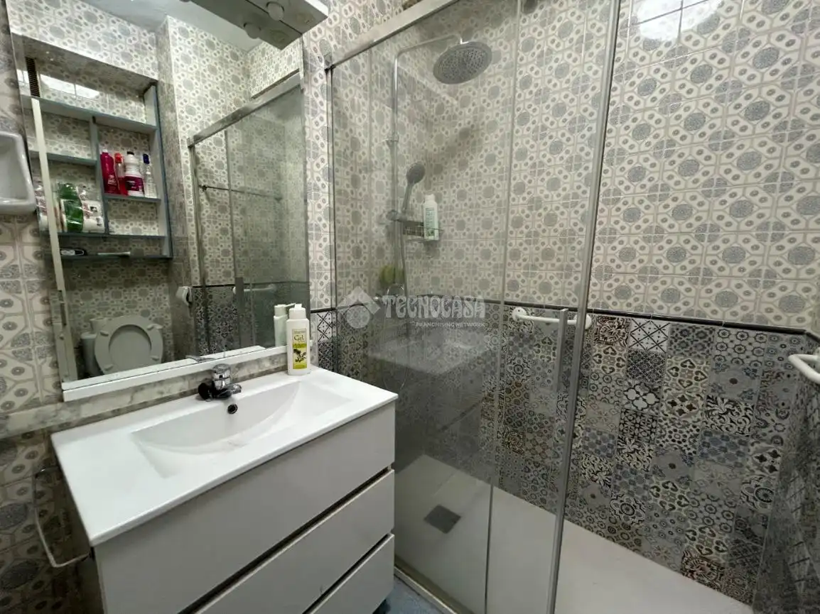 Baño de Piso en venta en Madrid con Aire acondicionado, Calefacción y Trastero