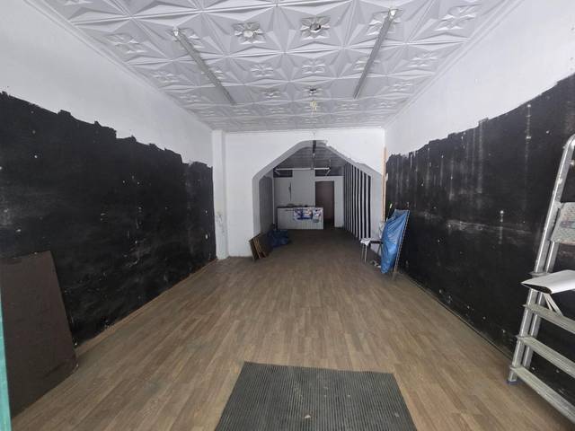 Local comercial en Alquiler en Avenida BARBERA DE en Eixample