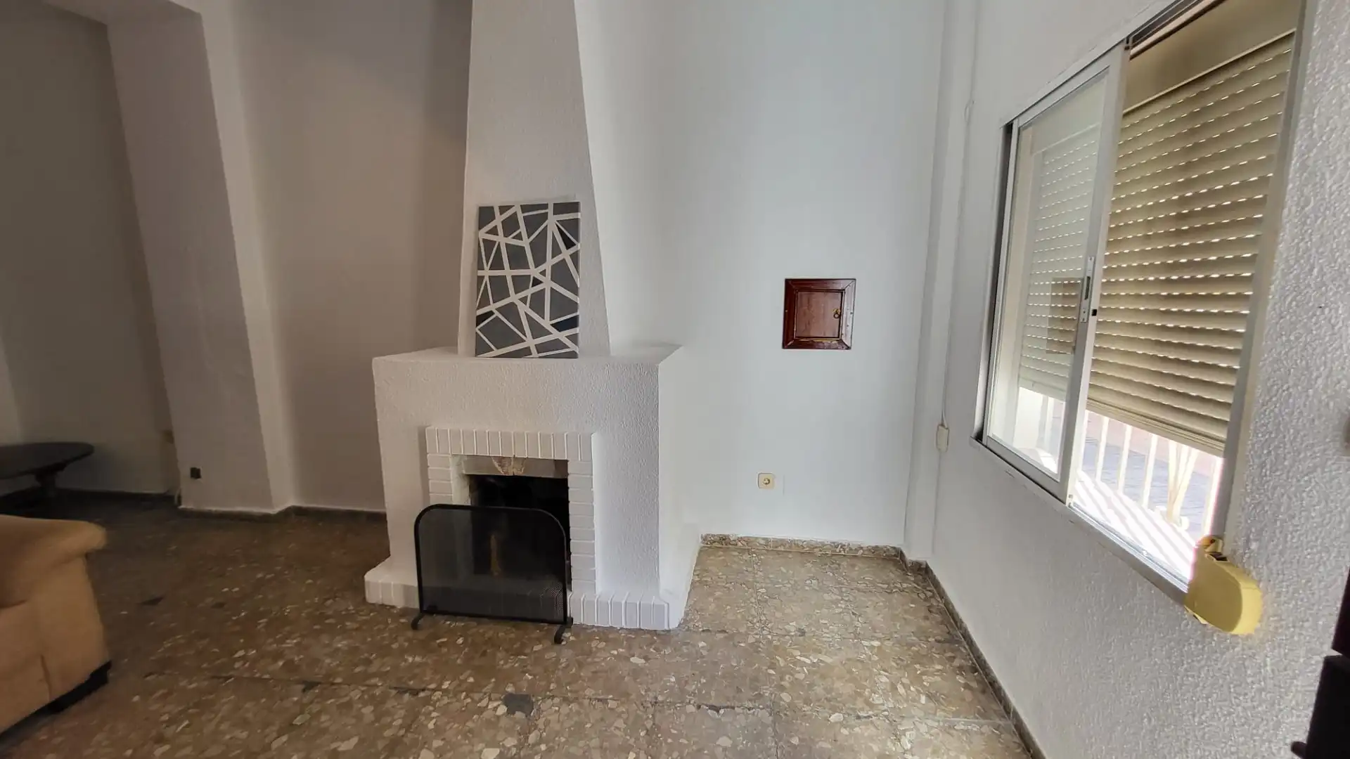 Sala d'estar de Casa adosada en venda en Rincón de la Victoria amb Terrassa, Traster i Moblat