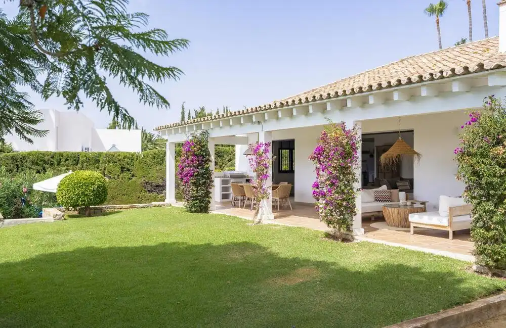 House with pool for sale in El Paraíso