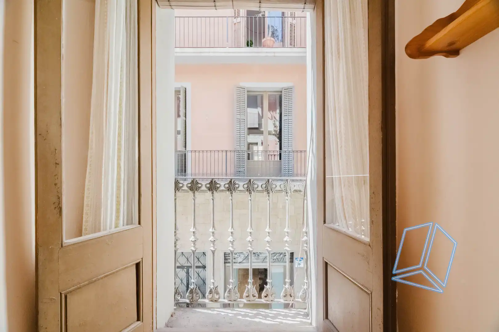 Balcony of Flat for sale in Gràcia