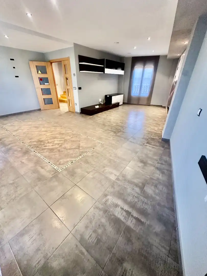 Casa o xalet en venda en Onzonilla amb Calefacció, Parquet i Terrassa