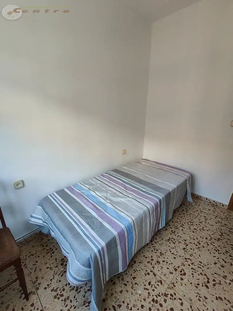 Habitación de Piso para compartir en Albacete con Calefacción, Amueblado y Balcón