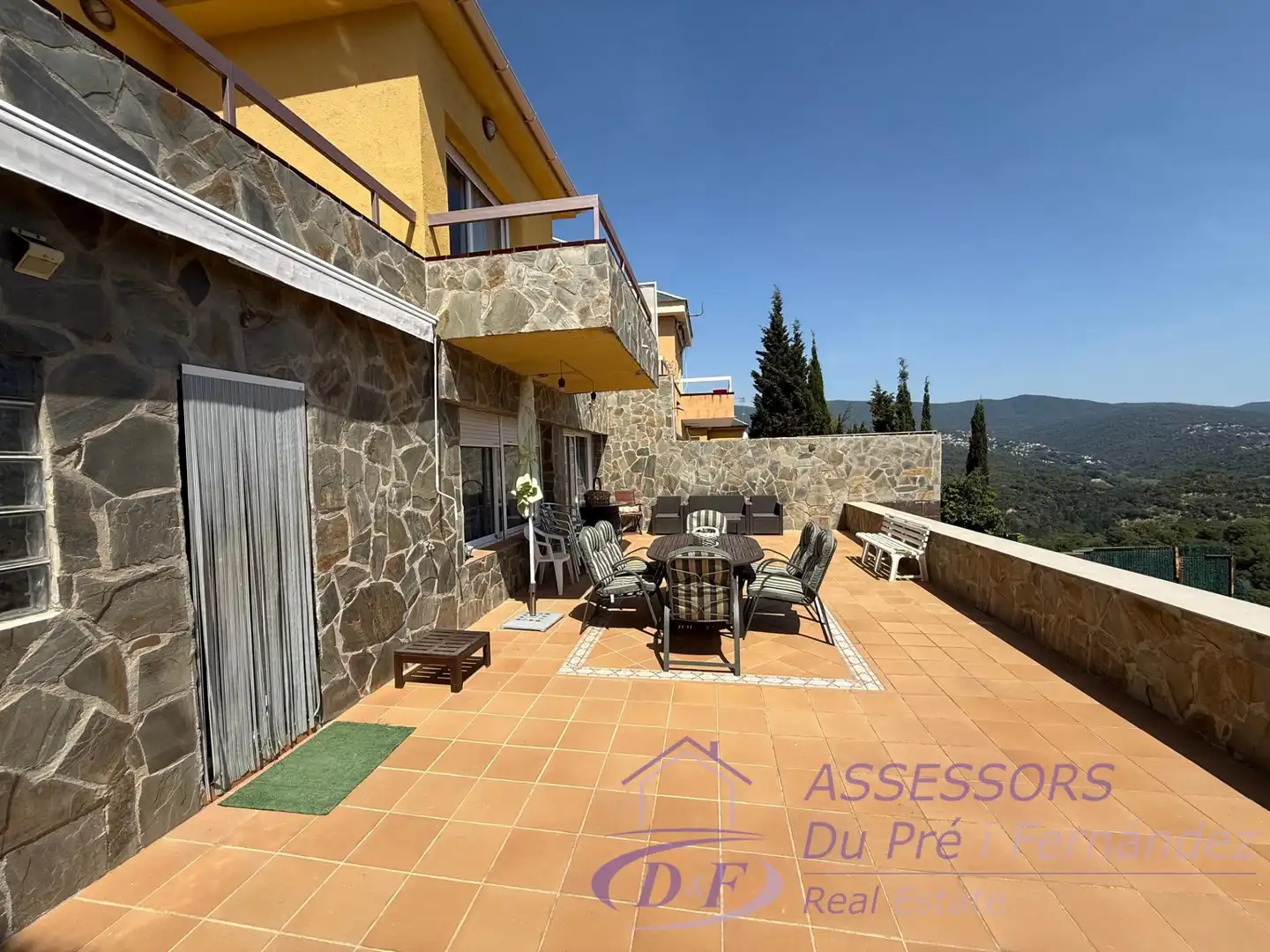 Casa aparellada amb terrassa en venda a Sant Cebrià de Vallalta, imagen 36