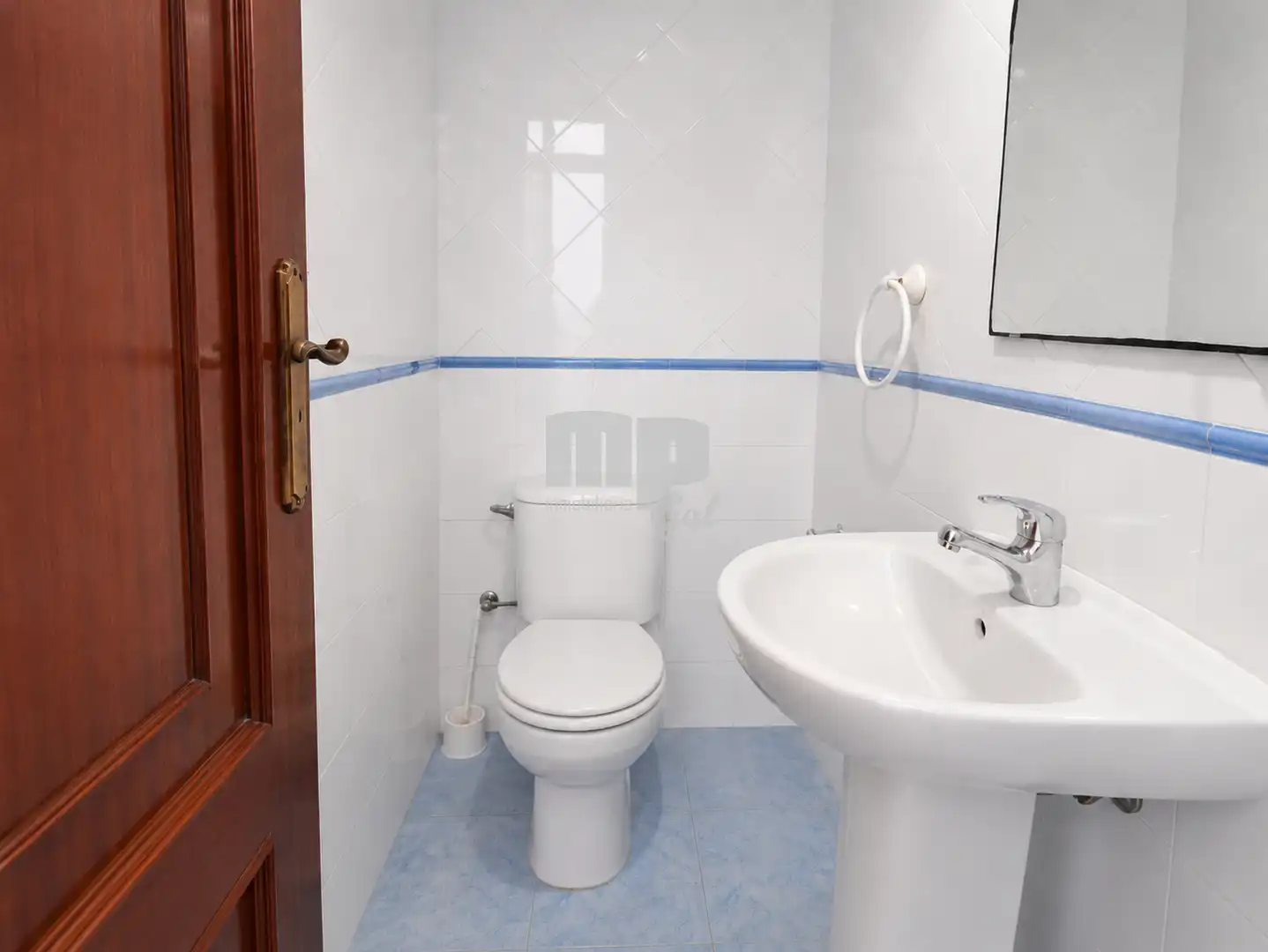 Bathroom of Flat for sale in Moaña  with Storage room