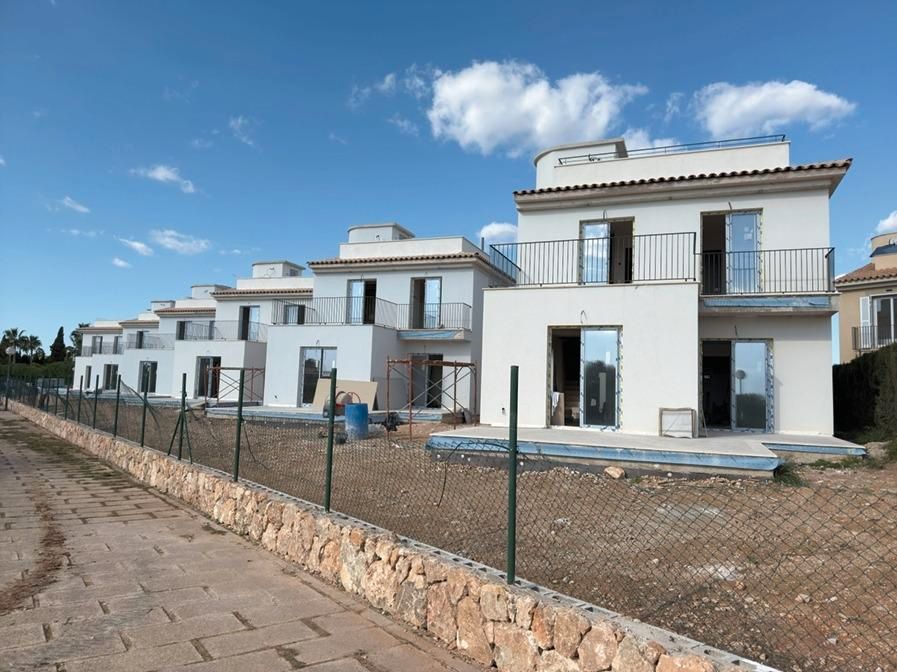 Vista exterior de Casa adosada en venda en Campos amb Aire condicionat, Calefacció i Jardí privat
