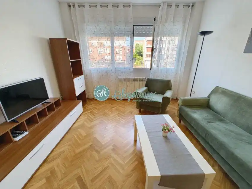 Wohnzimmer von Wohnung zur Miete in Segovia mit Heizung, Parkett und Terrasse