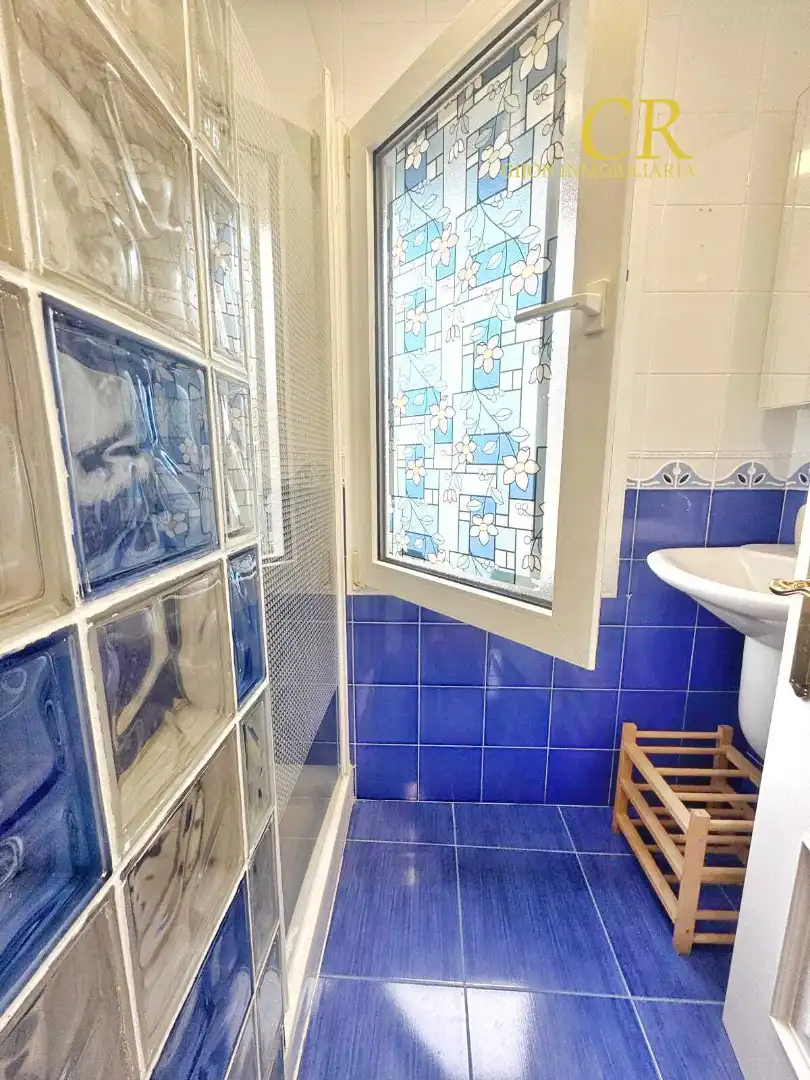 Baño de Ático en venta en Gijón  con Calefacción, Amueblado y Horno