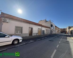 Exterior view of Single-family semi-detached for sale in Ciudad Real Capital  with Air Conditioner