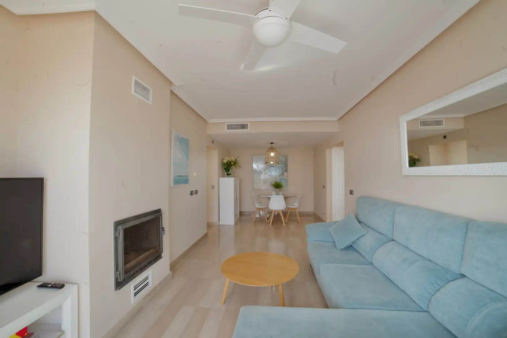 Wohnzimmer von Wohnungen zum Verkauf in Águilas mit Klimaanlage, Heizung und Terrasse