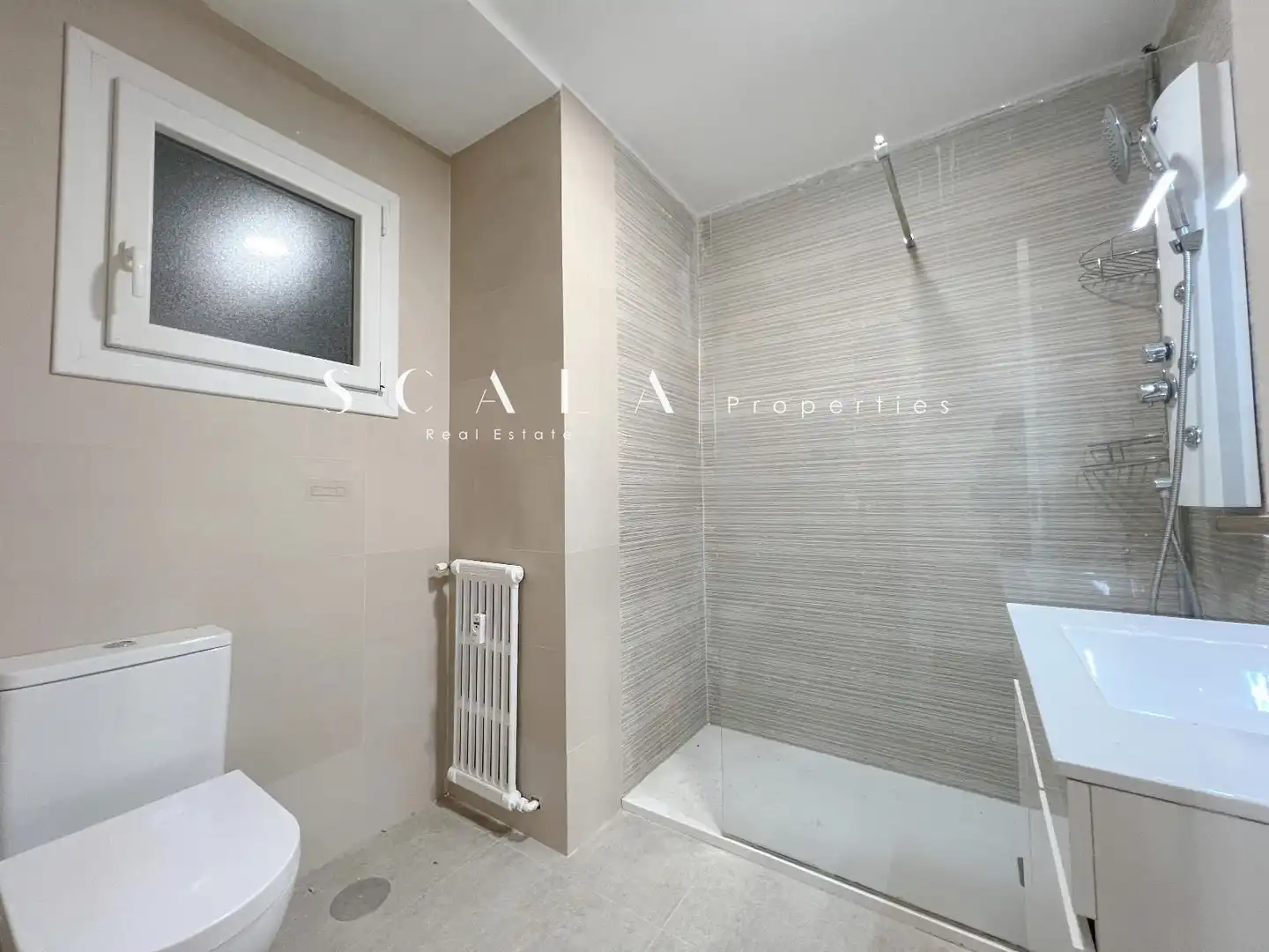 Baño de Piso de alquiler en Madrid con Aire acondicionado, Calefacción y Amueblado